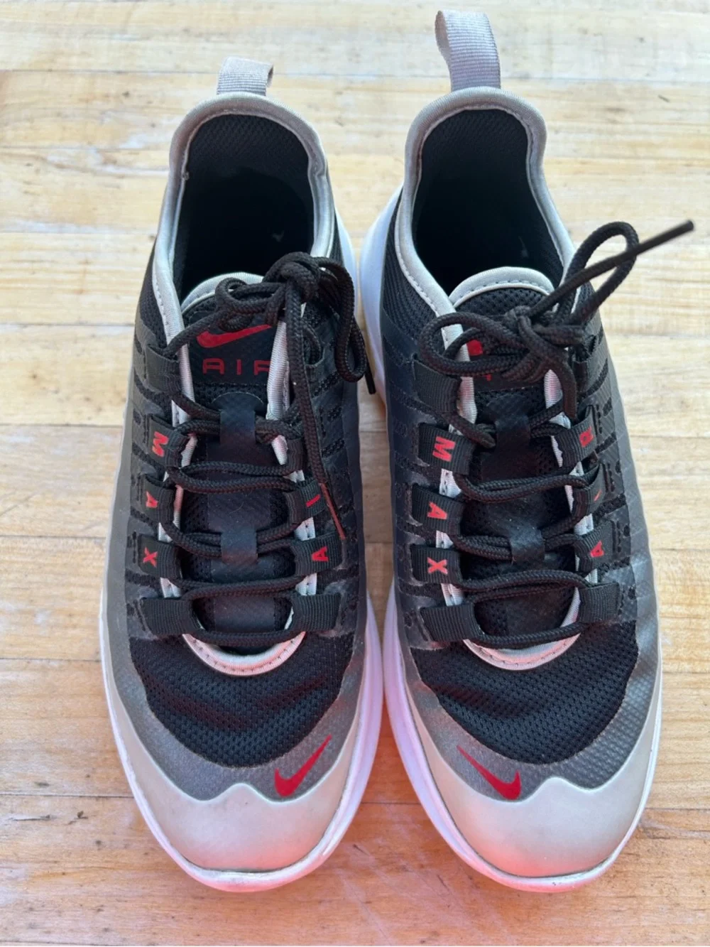 Nike Air Max Axis Youth 4Y Athletic Shoe